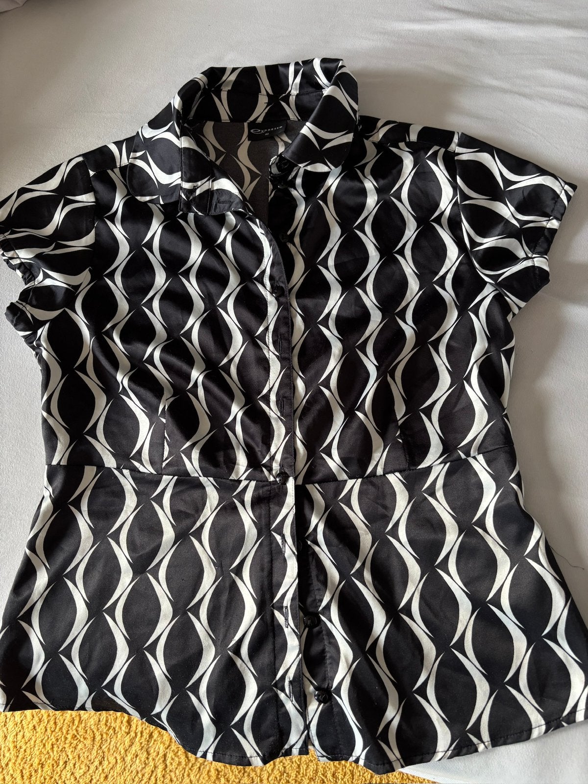 Prachtige zgan zwart/wit blouse v Expresso mt L 40, Ophalen of Verzenden, Zo goed als nieuw, Maat 38/40 (M), Zwart