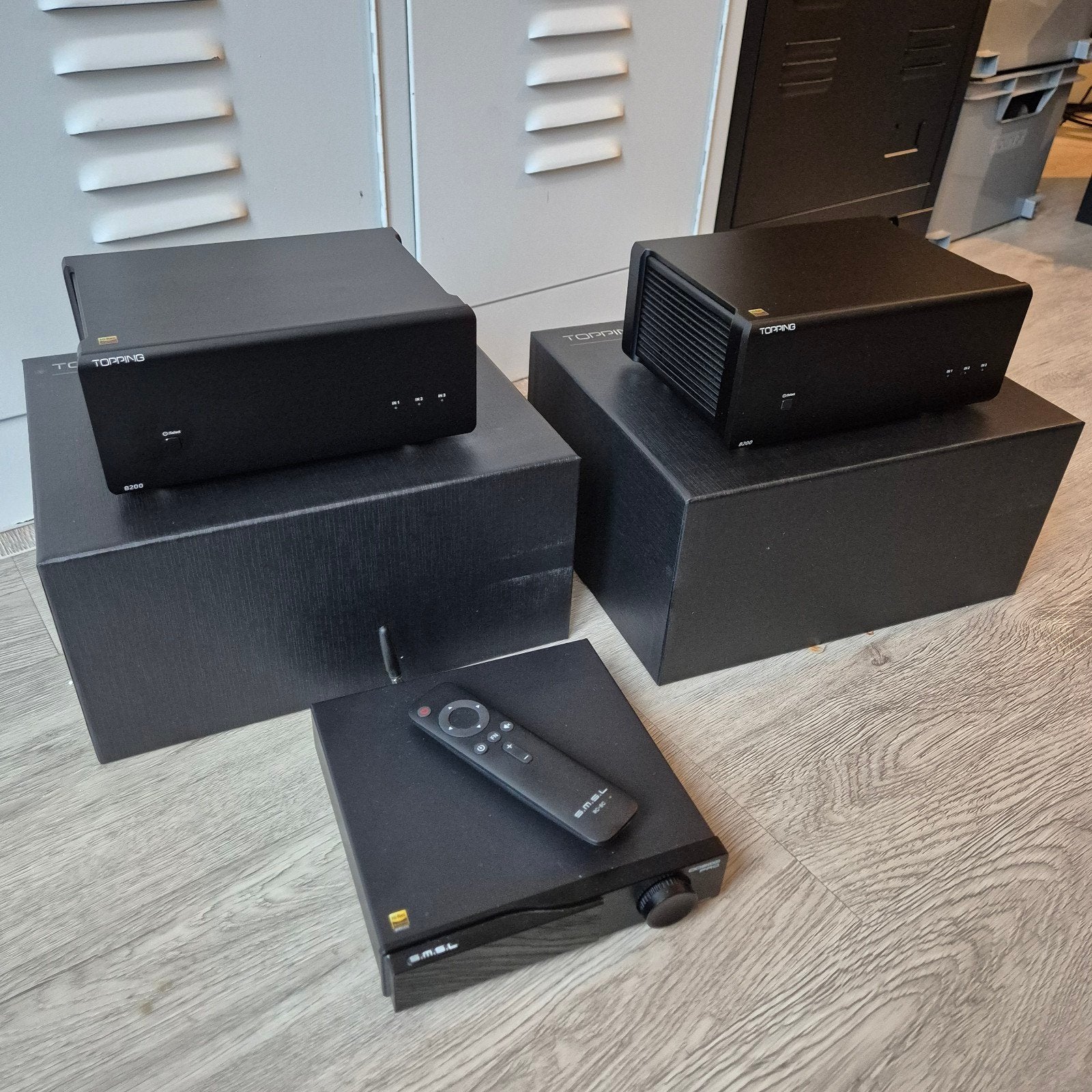 2 stuks Topping B200 Eindversterkers, Overige merken, Ophalen of Verzenden, Zo goed als nieuw, 120 watt of meer