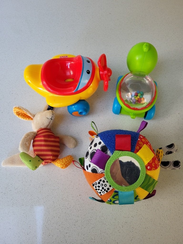 Baby speelgoed divers - Vliegtuig, bal - Ook los te koop, Ophalen of Verzenden, Zo goed als nieuw, Auto, Met wieltjes