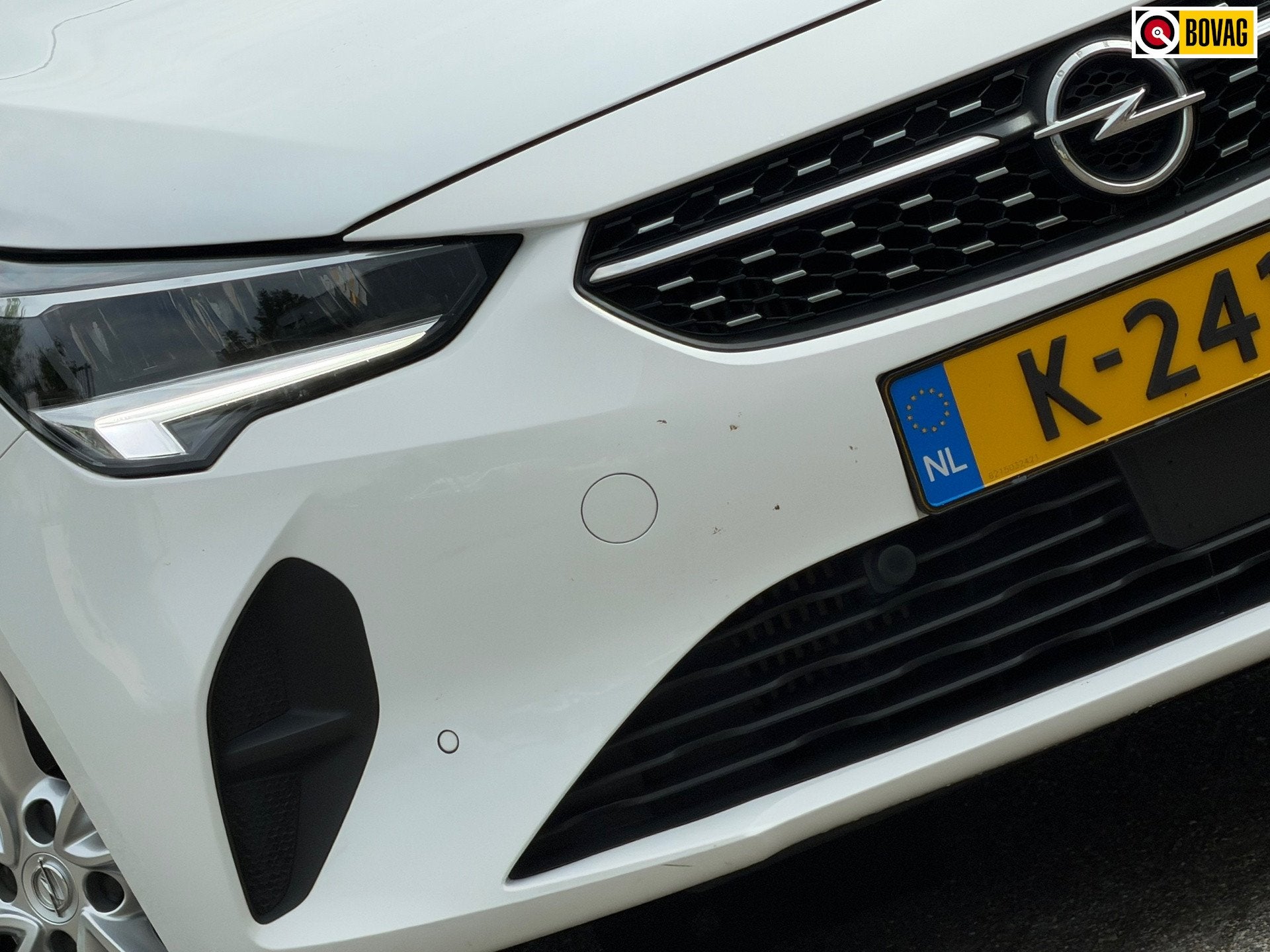 Opel Corsa 1.2 Elegance - Summit White - Panoramadak/Carplay, Voorwielaandrijving, 101 pk, Gebruikt, Leder en Stof