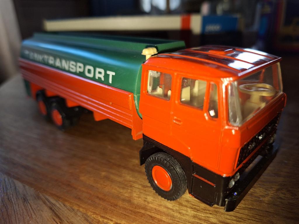 DAF 2800 Tanktransport Tankauto met Kantelcabine, Overige merken, 1:32 tot 1:50, Ophalen of Verzenden, Zo goed als nieuw