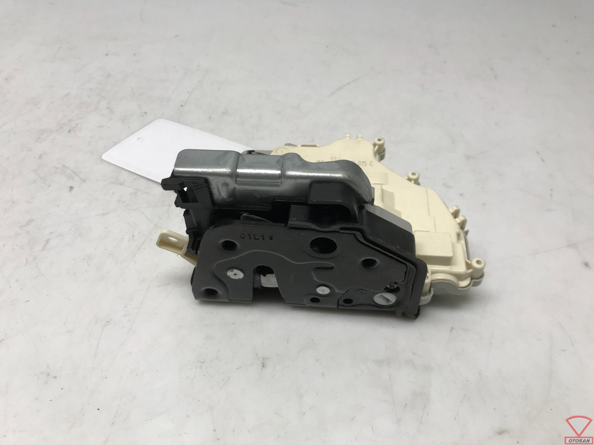 Audi VW Deurslot Portierslot Links Achter 4G0839015C, Gebruikt, AUDI AG, Auto-Union-Strasse 1
85045  Ingolstadt, DE, Kundenbetreuung@audi.de