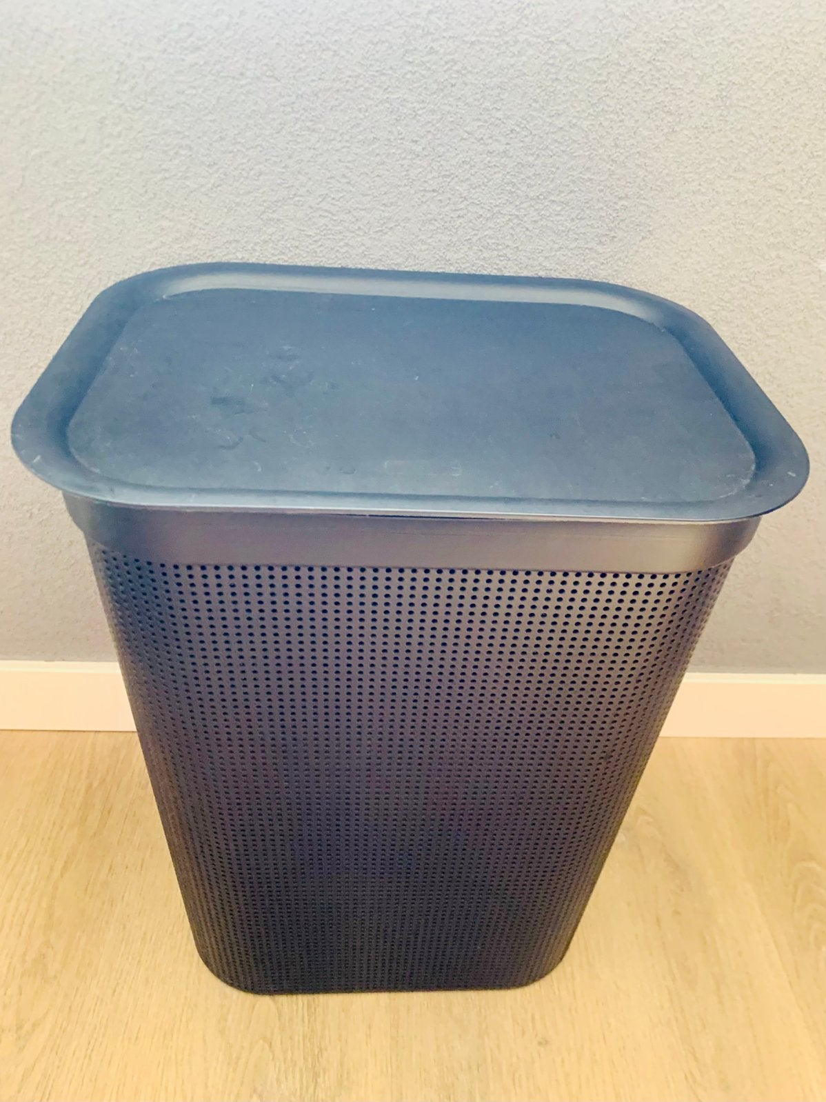 Te koop: zwarte wasmand!, Ophalen, Gebruikt, Wasmand, Overige merken