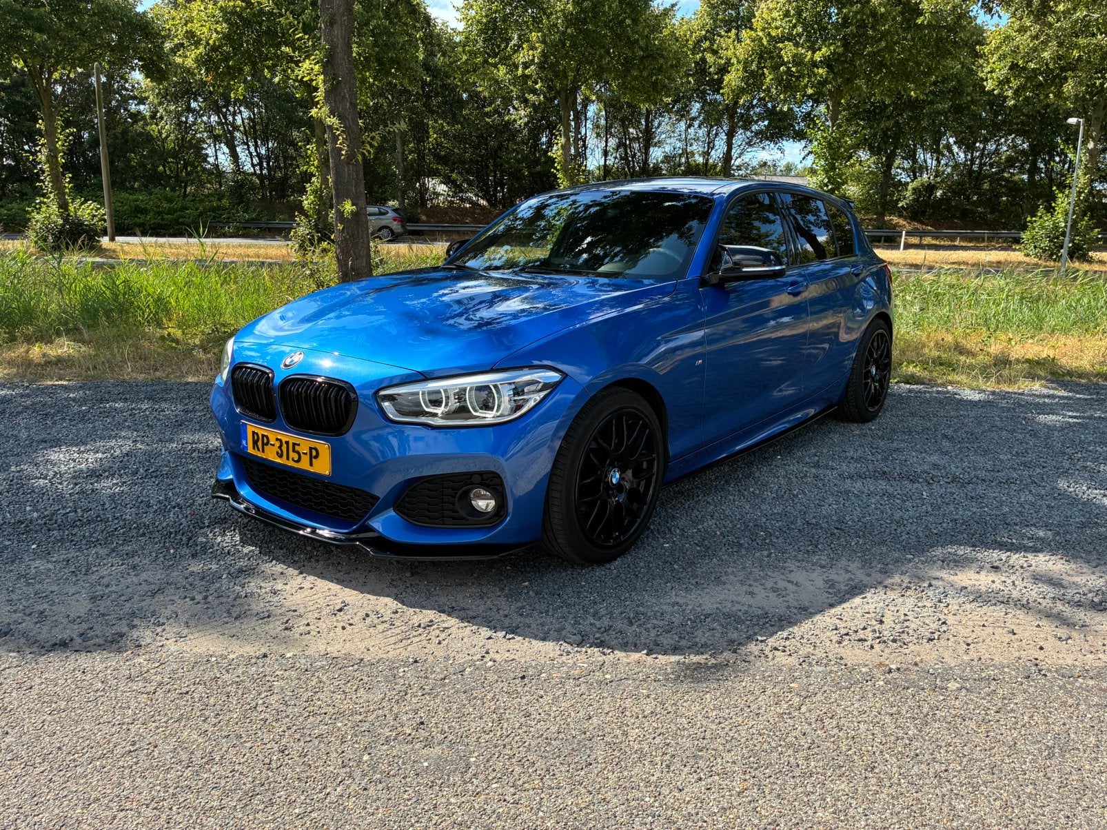 BMW 1-Serie  M Pakket 118i 136pk 2016 Blauw camera carplay, Auto's, 1-Serie, 1280 kg, Zwart, Blauw