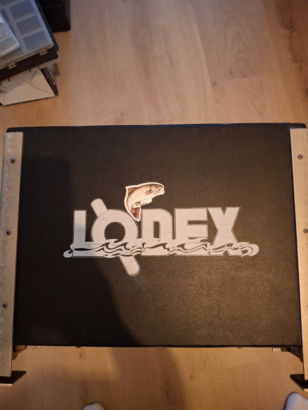 Lonex viskist met spullen en Spro molen, Ophalen of Verzenden