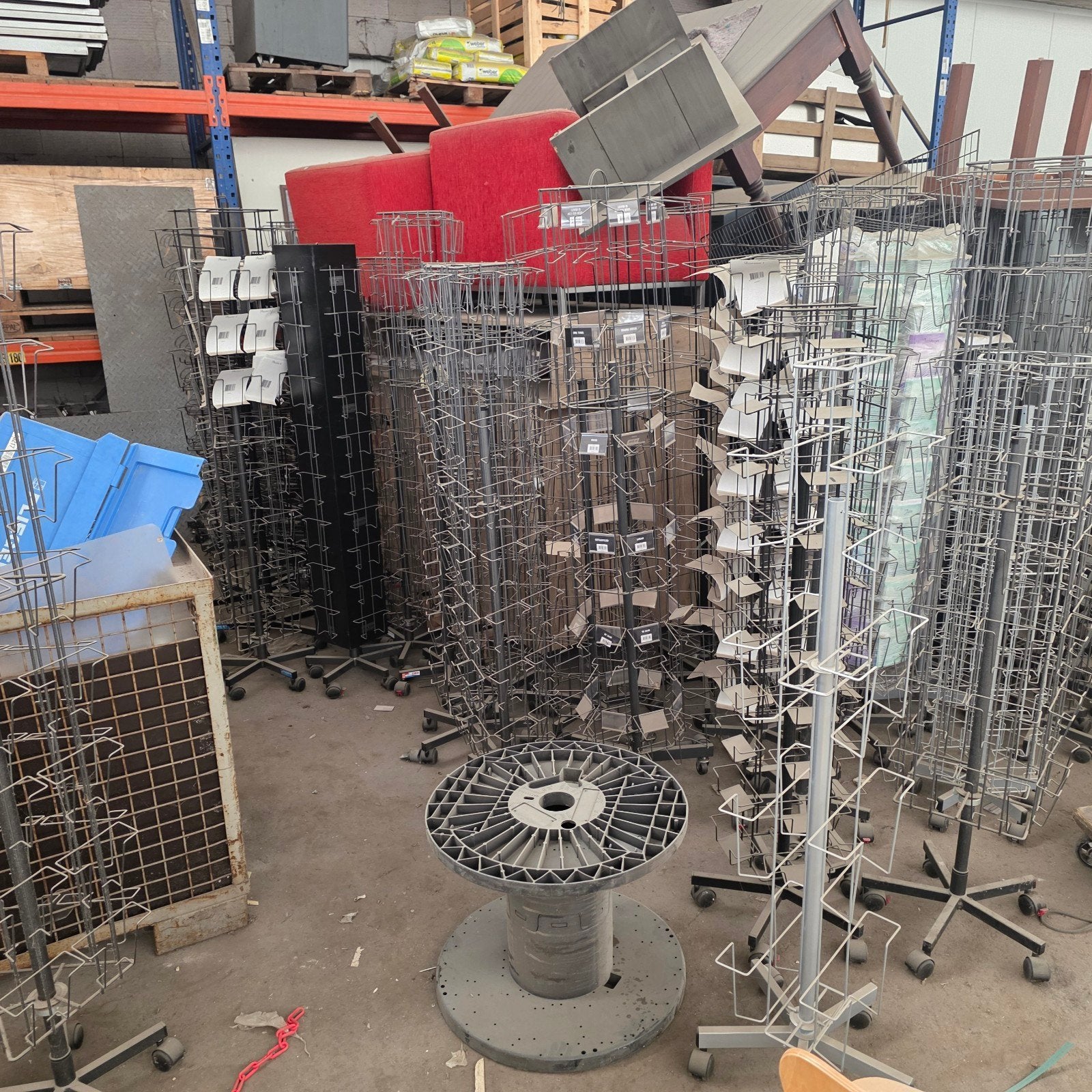 Diverse metalen displayrekken en draaiende standaards, Ophalen of Verzenden