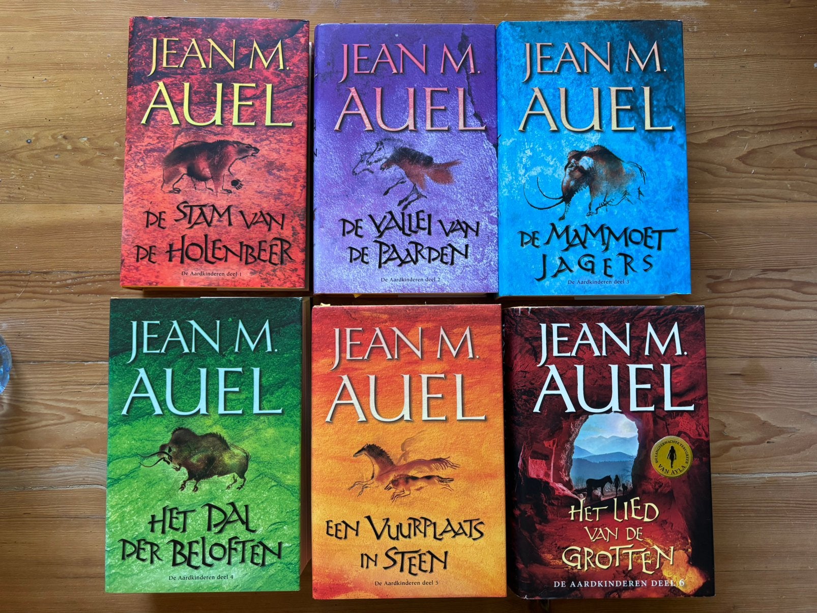 Aardkinderen serie compleet - Jean M Auel - harcover, Ophalen of Verzenden, Gelezen