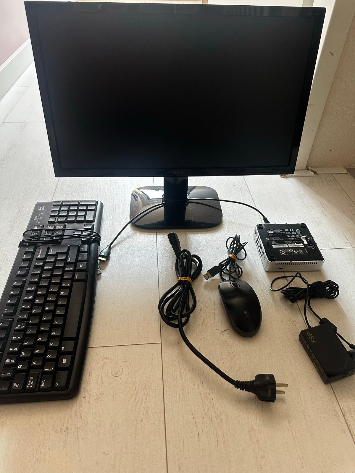 Acer Monitor met Intel NUC Mini PC, Toetsenbord en Muis, Computers en Software, Monitoren, Gebruikt, 60 Hz of minder, HDMI, LED