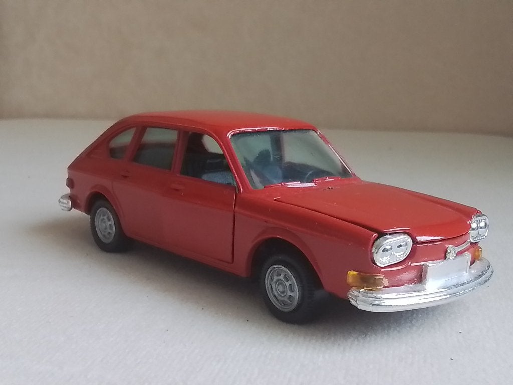 Volkswagen 411 Fastback Gama mini made in germany, Ophalen of Verzenden, Zo goed als nieuw, Auto, Gama