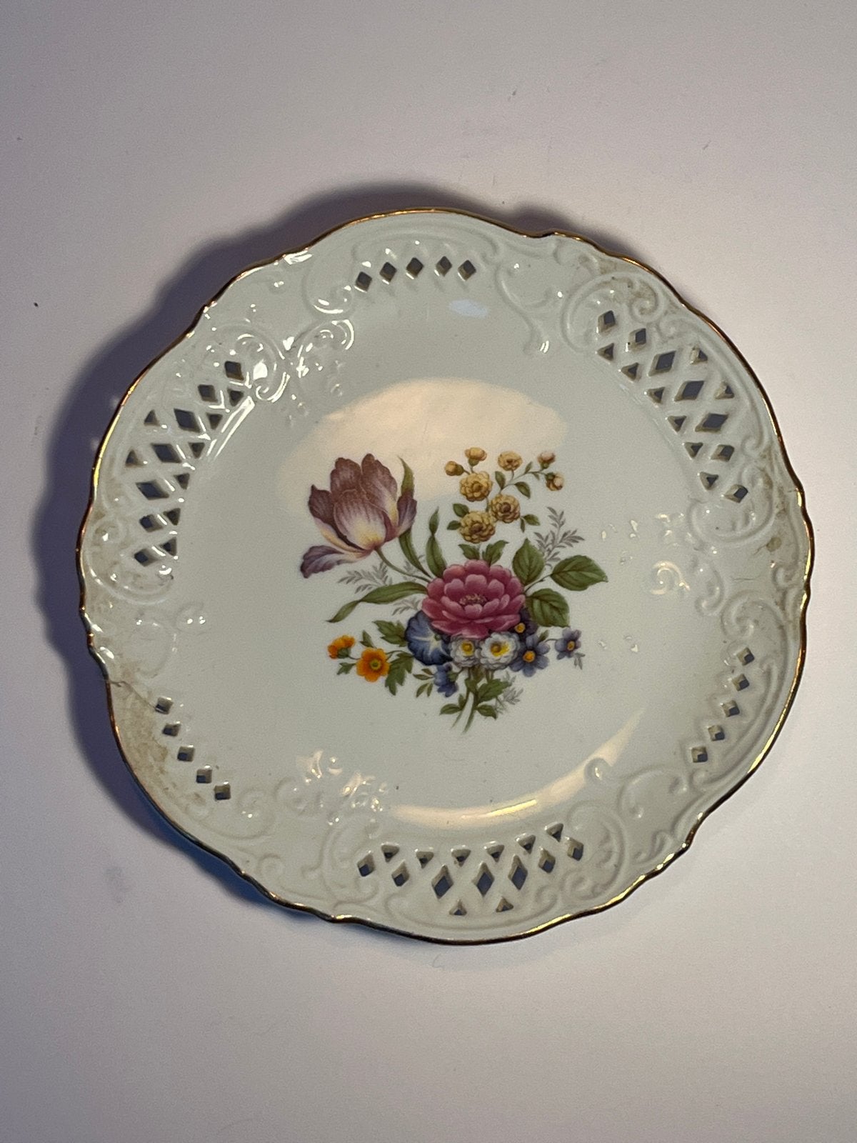 Antiek Porseleinen Sierbord met Bloemen en Gouden Rand, Antiek en Kunst, Ophalen of Verzenden