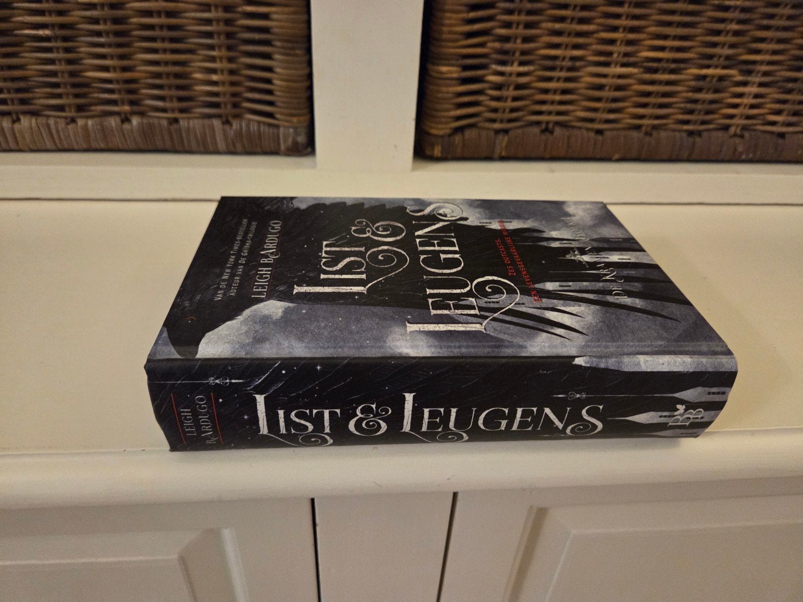 Leigh Bardugo - List & Leugens, Ophalen of Verzenden, Gelezen