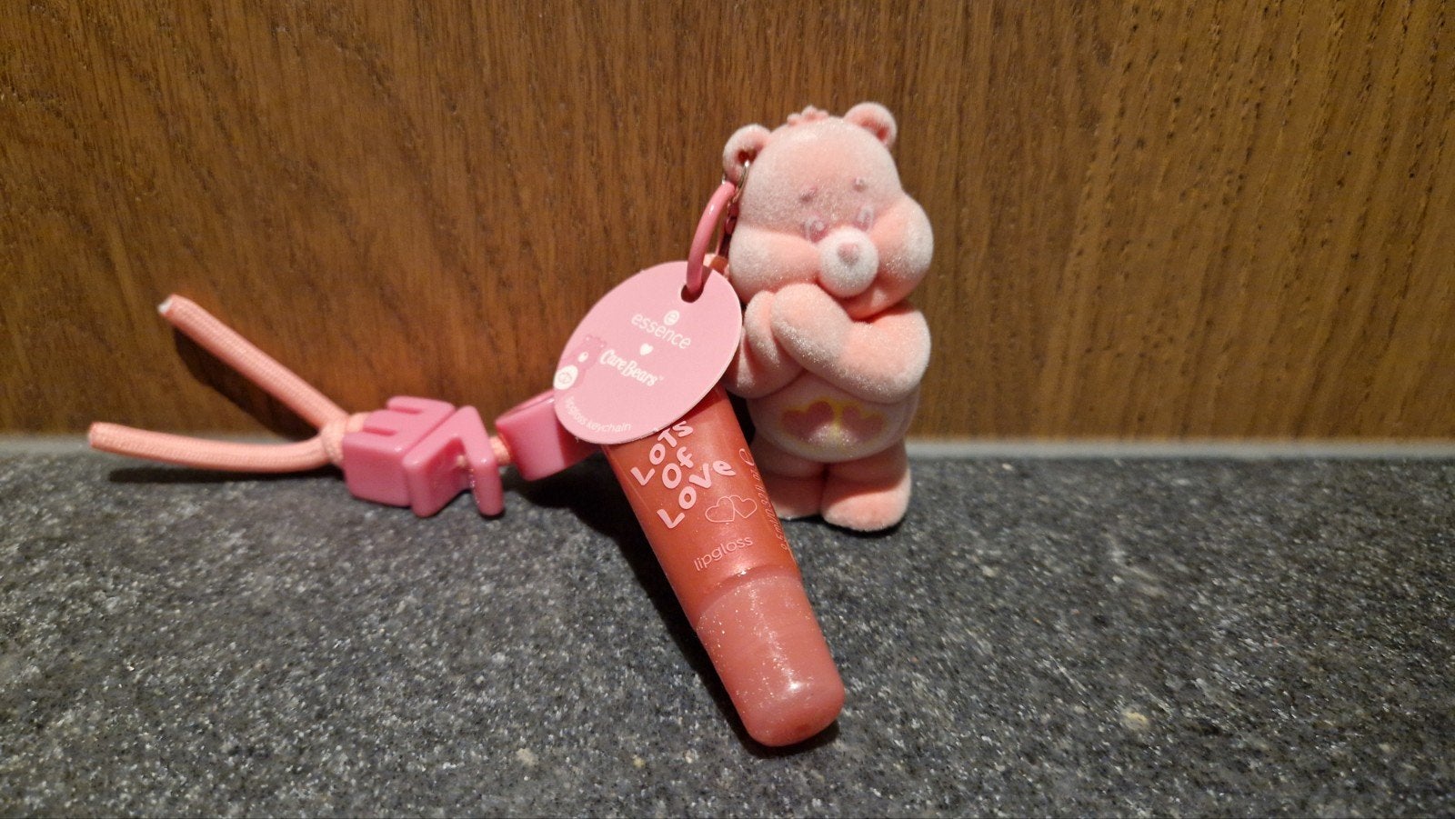 Essence Care Bears Lipgloss Pink Nieuw en Sealed, Ophalen of Verzenden, Nieuw, Roze, Lippen