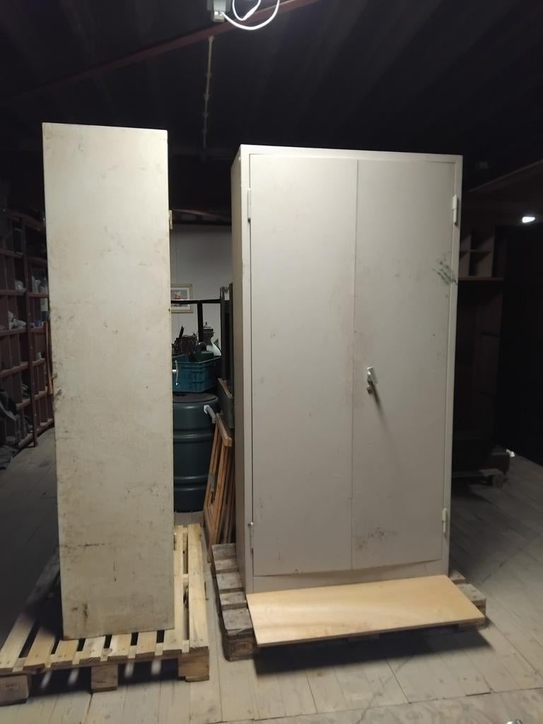 Diverse metalen archiefkasten - 4 stuks beschikbaar, Gebruikt, 100 tot 150 cm, 200 cm of meer, Onbekend