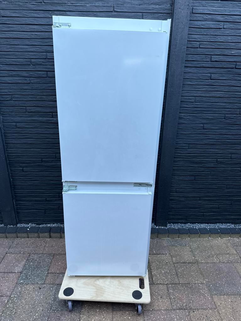 Inbouw koel-vriescombinatie, Ophalen, 150 tot 200 liter, Gebruikt, Met aparte vriezer