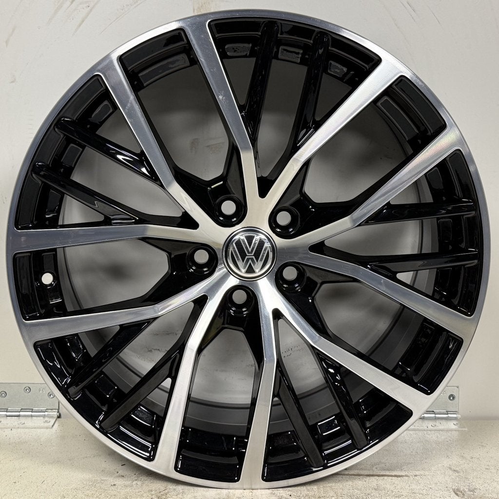 17 inch Fits VW Polo Audi A1 5x100 et45 205/45/17, Auto-onderdelen, Handelsnaam fabrikant, Velg(en), Nieuw, 17 inch