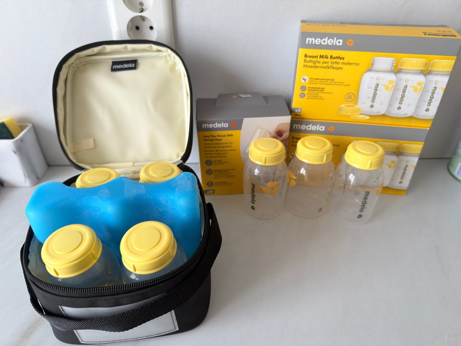 NIEUW!! Medela moedermelkflesjes en bewaarzakjes met koeltas, Ophalen, Medela, Bewaarbakje, Nieuw