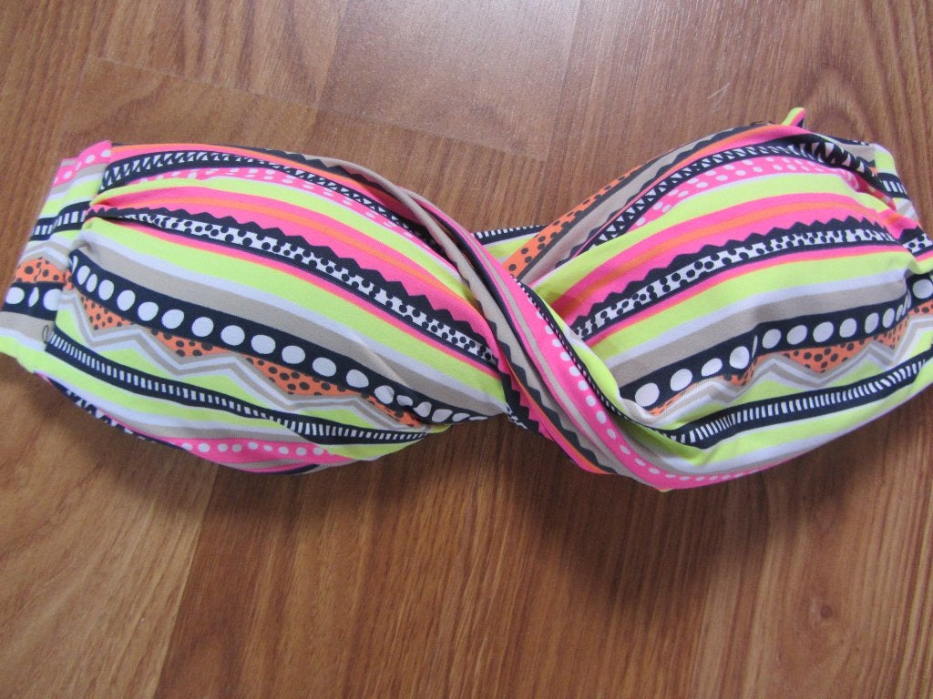 Bikini kleurrijke/Rode/ bikini zonder bandjes. 40/42 M/L, Kleding | Dames, Nieuw, Ophalen of Verzenden, Roze, Bikini