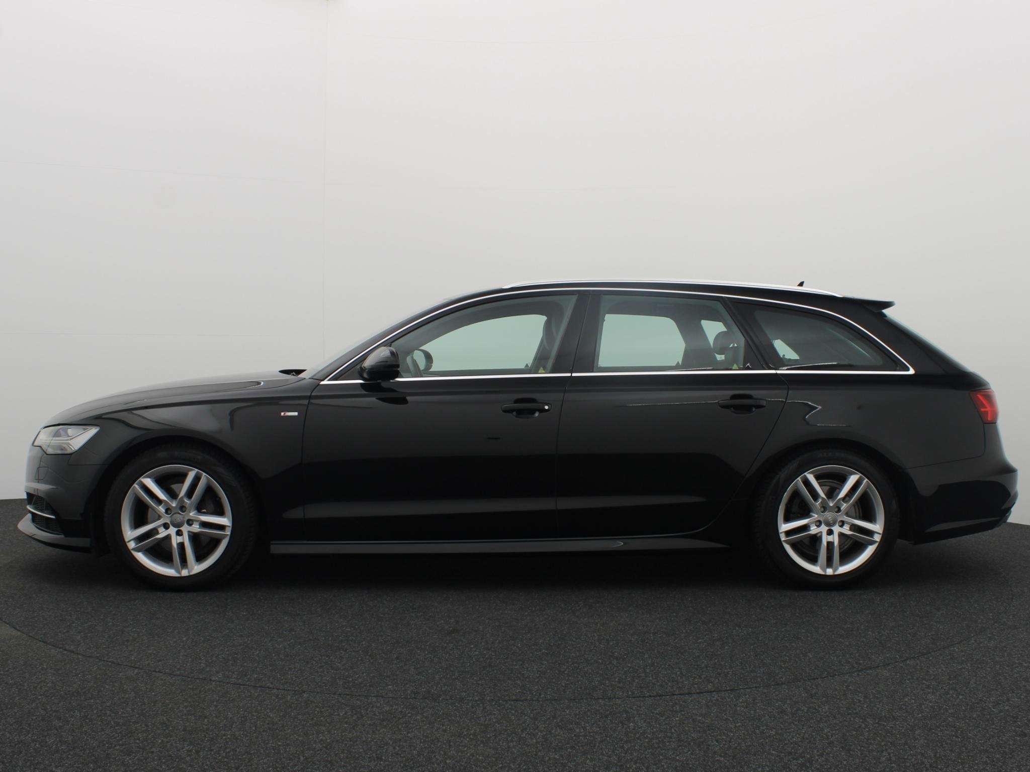 Audi A6 Avant 1.8 TFSI ultra S line Edition AUTOMAAT / TREKH, Auto's, Leder en Stof, Zwart, Origineel Nederlands, 93 €/maand