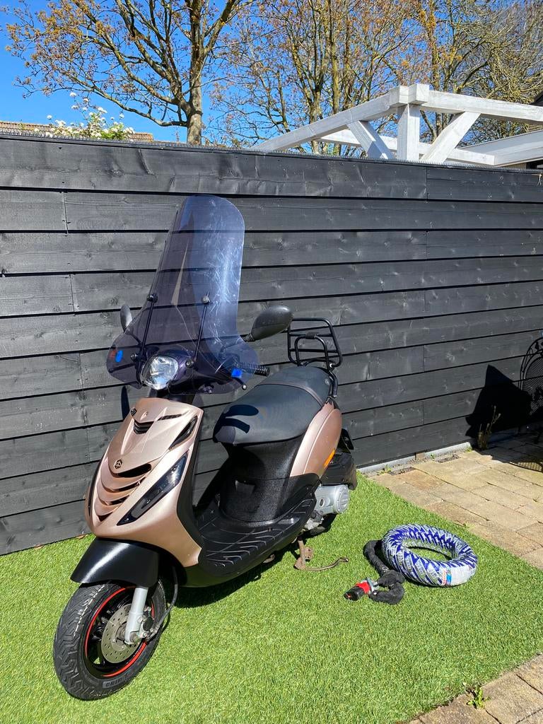 Piaggio zip rose gold, Fietsen en Brommers, Scooters | Piaggio, Ophalen, Gebruikt, Maximaal 45 km/u, Zip