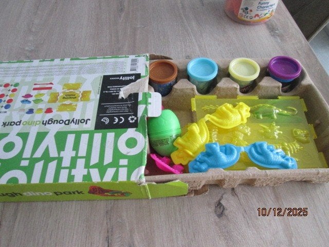 groot pakket kleispulletjes, Ophalen