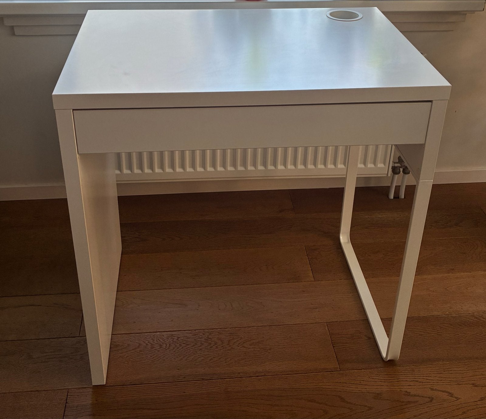 IKEA Micke bureau - Wit, compact en functioneel, Huis en Inrichting, Bureaus, Ophalen, Met lades, 50 cm, Zo goed als nieuw