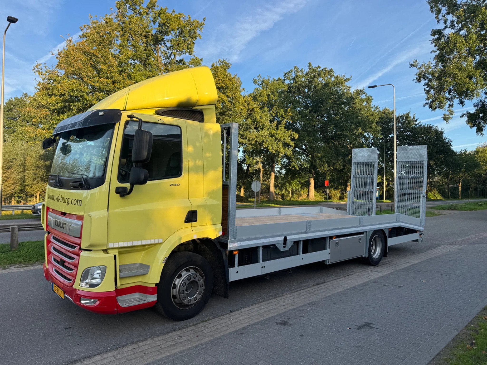 DAF CF 290 Oprijwagen Hydraulische oprijklep 9930 kg laadver, Automaat, Achterwielaandrijving, Euro 6, Diesel
