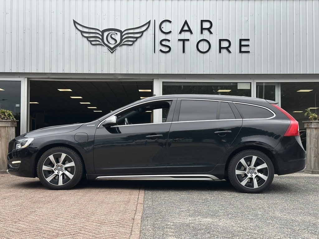 Volvo V60 2.4 D6 AWD Plug-In Hybrid Summum |PANO|CAMERA|LEDE, Auto's, Automaat, Zwart, Vierwielaandrijving, 212 €/maand