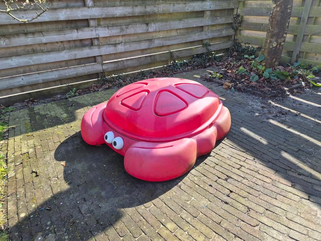 Rode zandbak in de vorm van een krab, Ophalen, Gebruikt