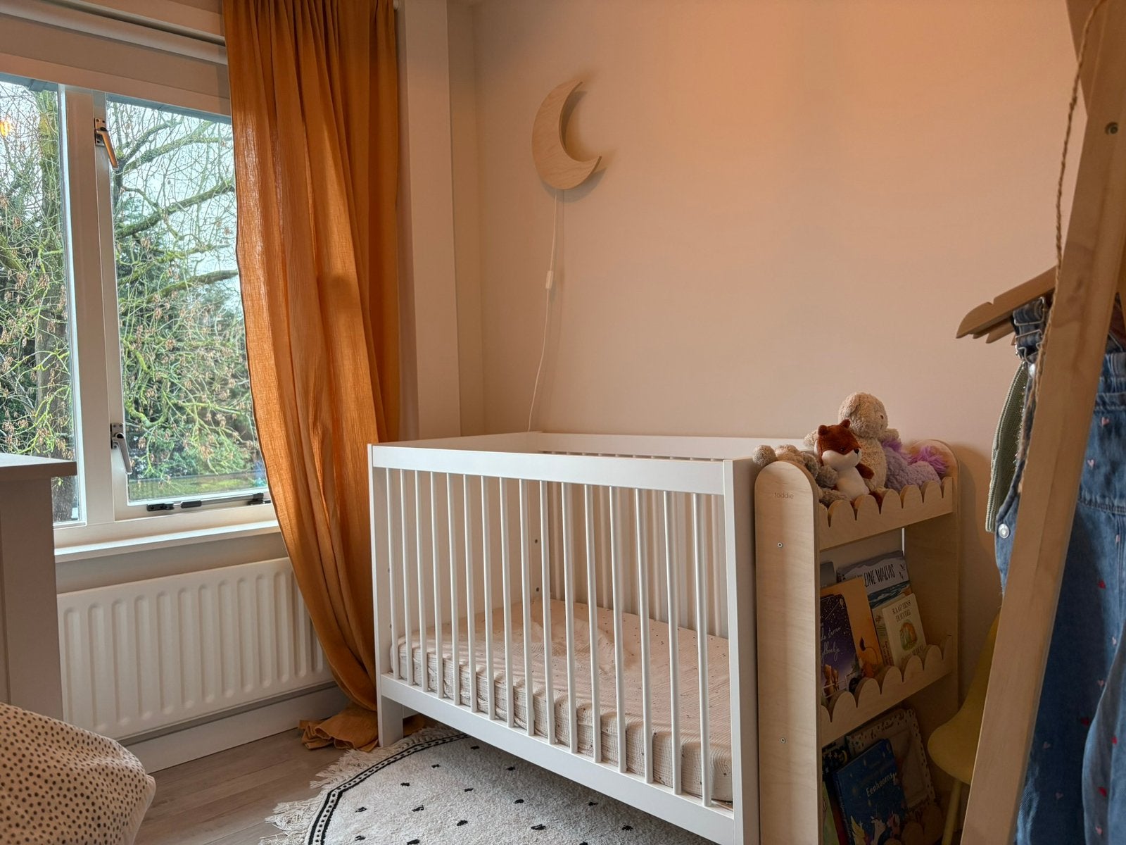 Ledikant - Europe Baby Vittoria ||| (inclusief matras), Ophalen, Zo goed als nieuw, Ledikant