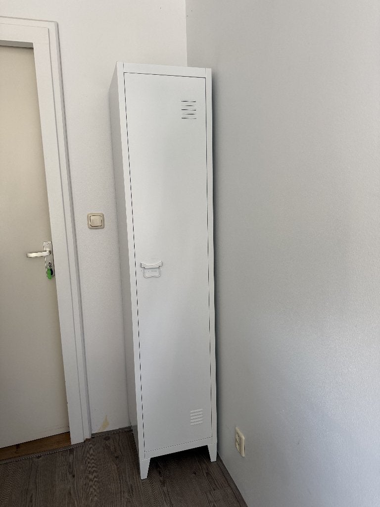 Witte metalen locker, Ophalen, Gebruikt