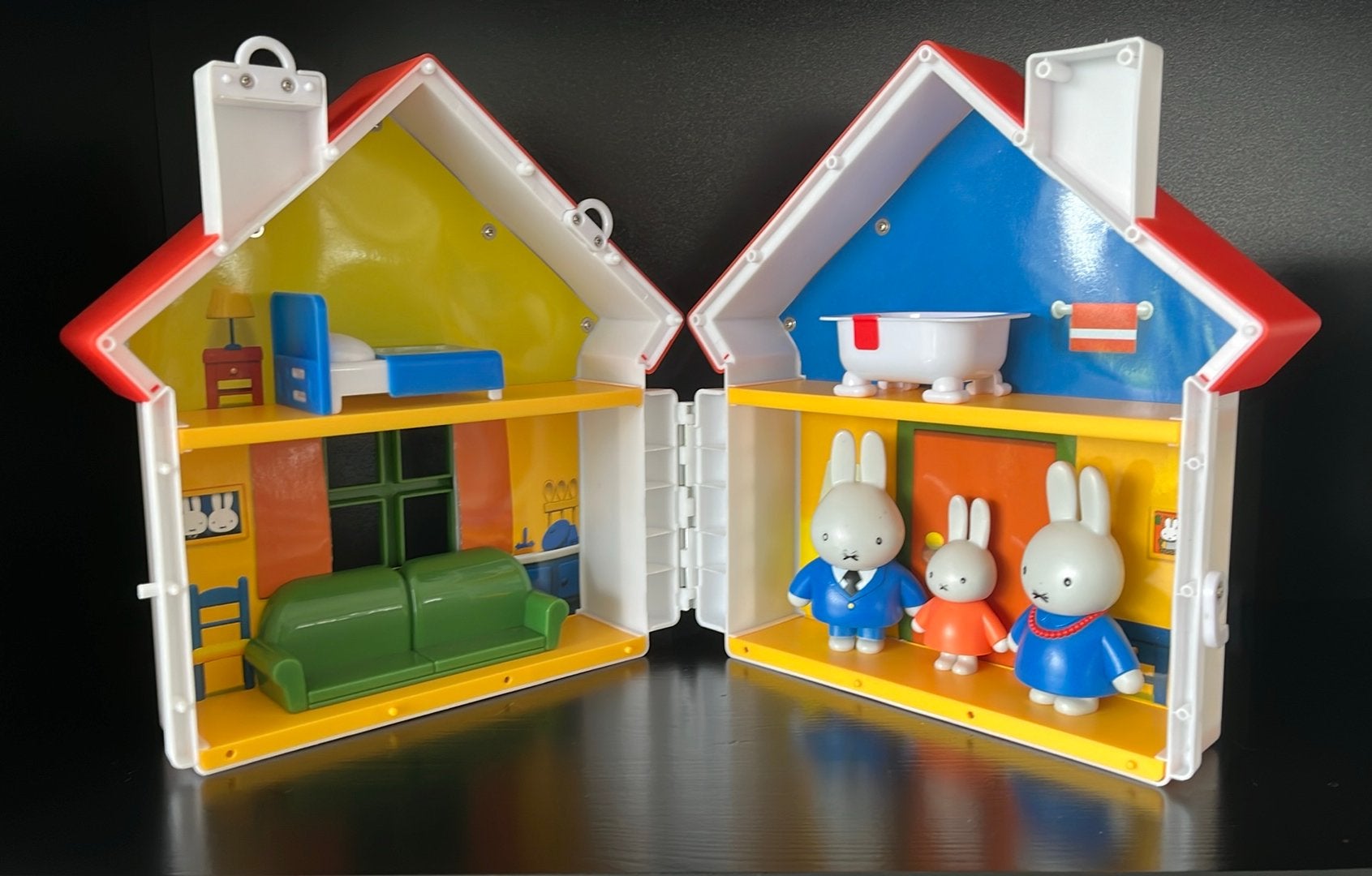 Schattig meeneem huis van nijntje.Incl vader en moeder pluis, Ophalen, Zo goed als nieuw