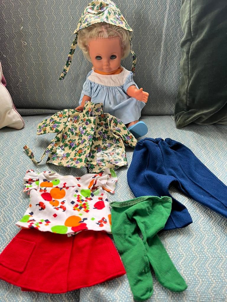 Poppenkleertjes, Ophalen of Verzenden, Gebruikt, Babypop