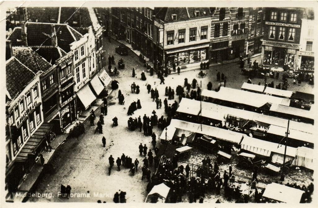 Middelburg, Panorama Markt - volk kramen - 1946 gelopen, Ophalen of Verzenden, 1940 tot 1960, Gelopen, Zeeland