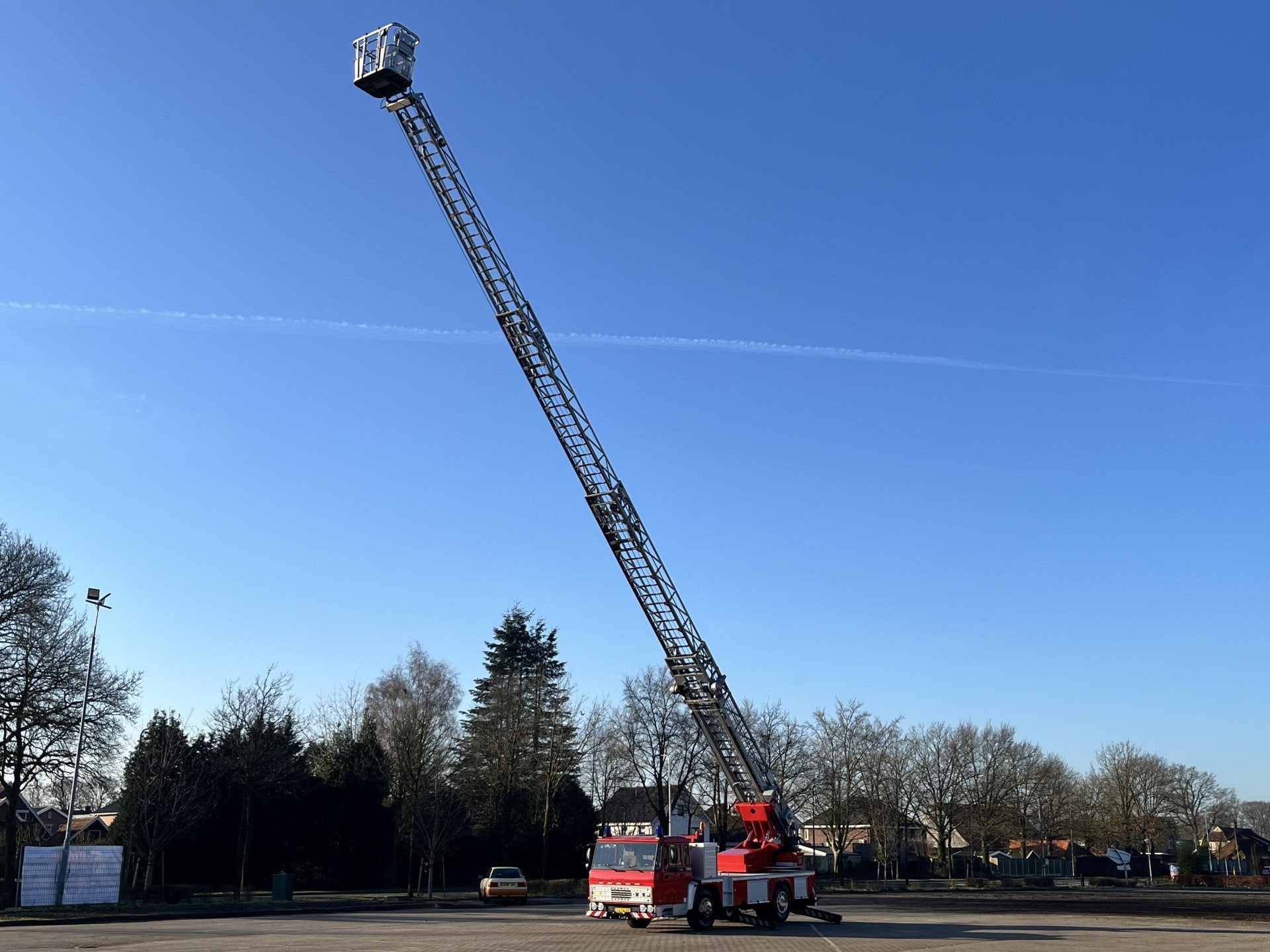 DAF FA 2105 DHTD 365 APK 02-2027 Hoogwerker Ladderwagen 24.5, Auto's, Automaat, Stof, Zwart, Origineel Nederlands