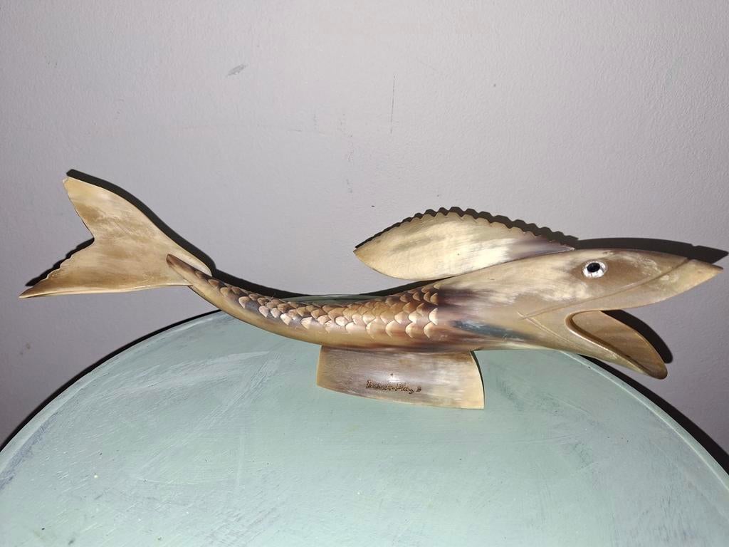 Vis in hoorn op standaard., Ophalen of Verzenden, Beeldje of Figuurtje