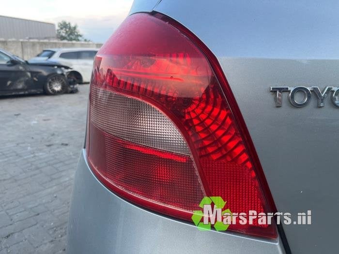 Achterlicht links van een Toyota Yaris, Gebruikt, -, -, Ophalen of Verzenden