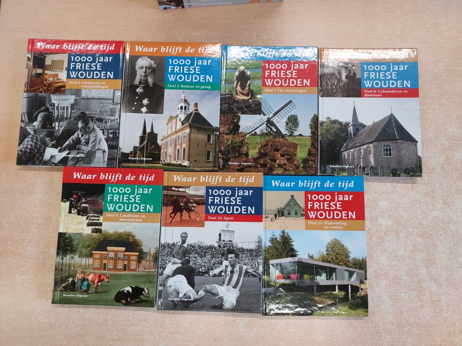 Boekjes 1000 jaar Friese Wouden  a € 2.50 per stuk, Ophalen of Verzenden, Zo goed als nieuw