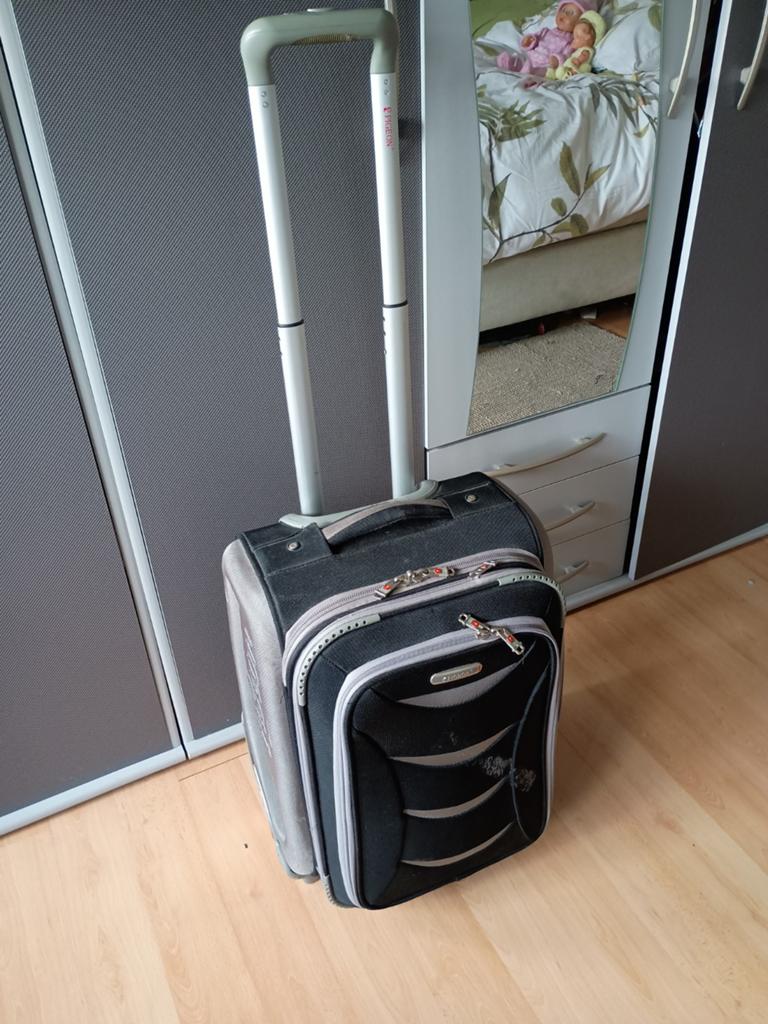 Koffer. merk Pigeon. Was handbagage maat., Ophalen, Hard kunststof, 50 tot 60 cm, 35 tot 45 cm