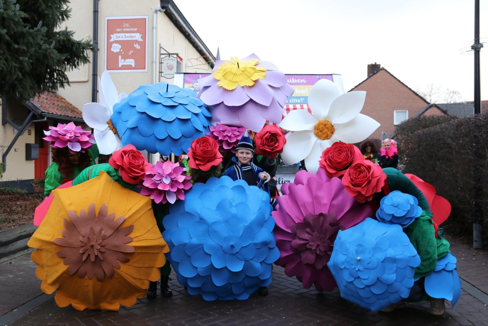 Carnavalsgroep Bloemen: Complete set Foam Kostuums, Ophalen, Zo goed als nieuw, Carnaval, Kleding