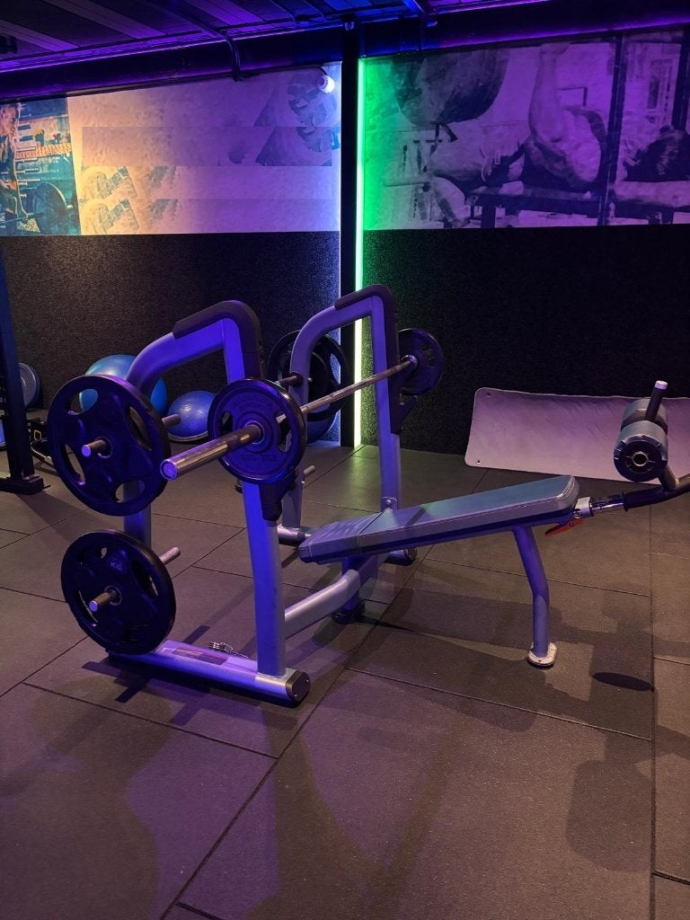 Precor Bench Press Decline Bankdruk, olympische halterbank, Ophalen, Zo goed als nieuw, Benen, Fitnessbank