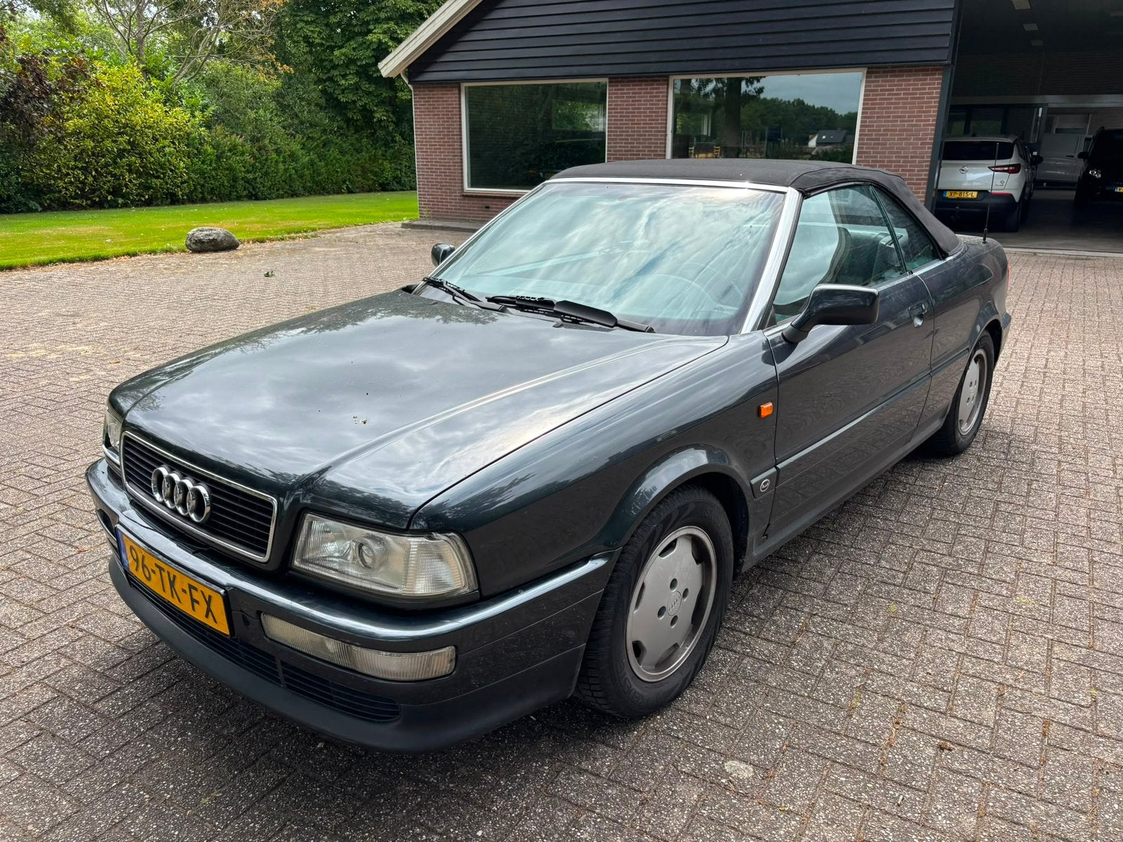 Audi 80 2.8 V6 AUT Cabrio 174PK Airco Leder Stoel verw Xenon, Auto's, Beige, Cabriolet, 4 stoelen, Leder en Stof
