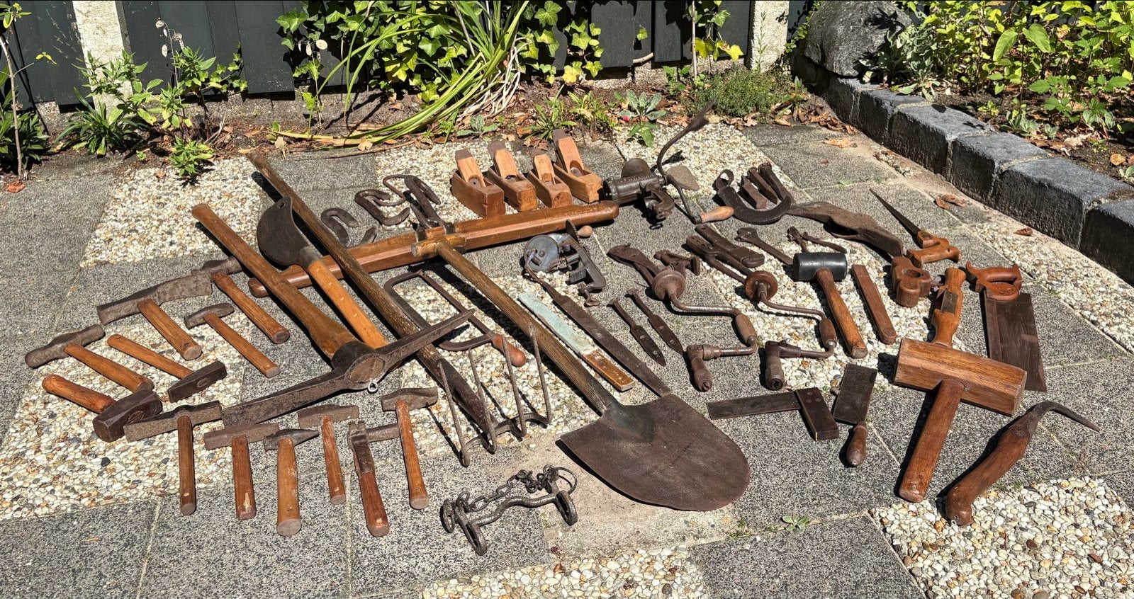 Grote collectie vintage gereedschap, Ophalen