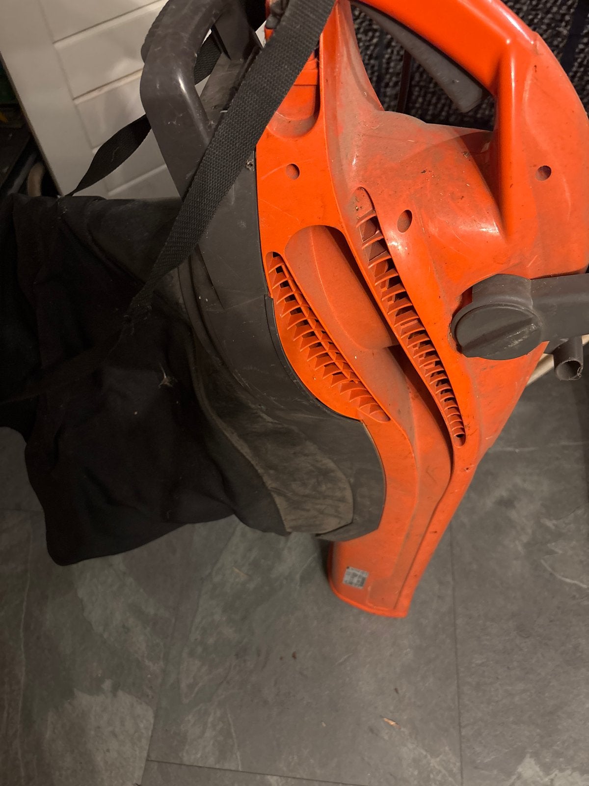 Bladblazer met zuigfunctie en opvangzak, Tuin en Terras, Ophalen, Gebruikt, Handgedragen, Met opvangzak