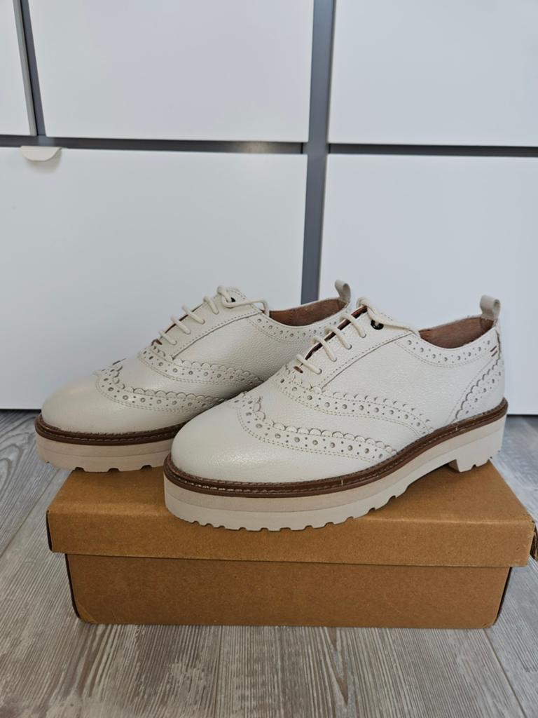 Nieuwe White Stuff leren brogues, maat 39 (valt als 38/38.5), Schoenen met lage hakken, White Stuff, Wit, Nieuw