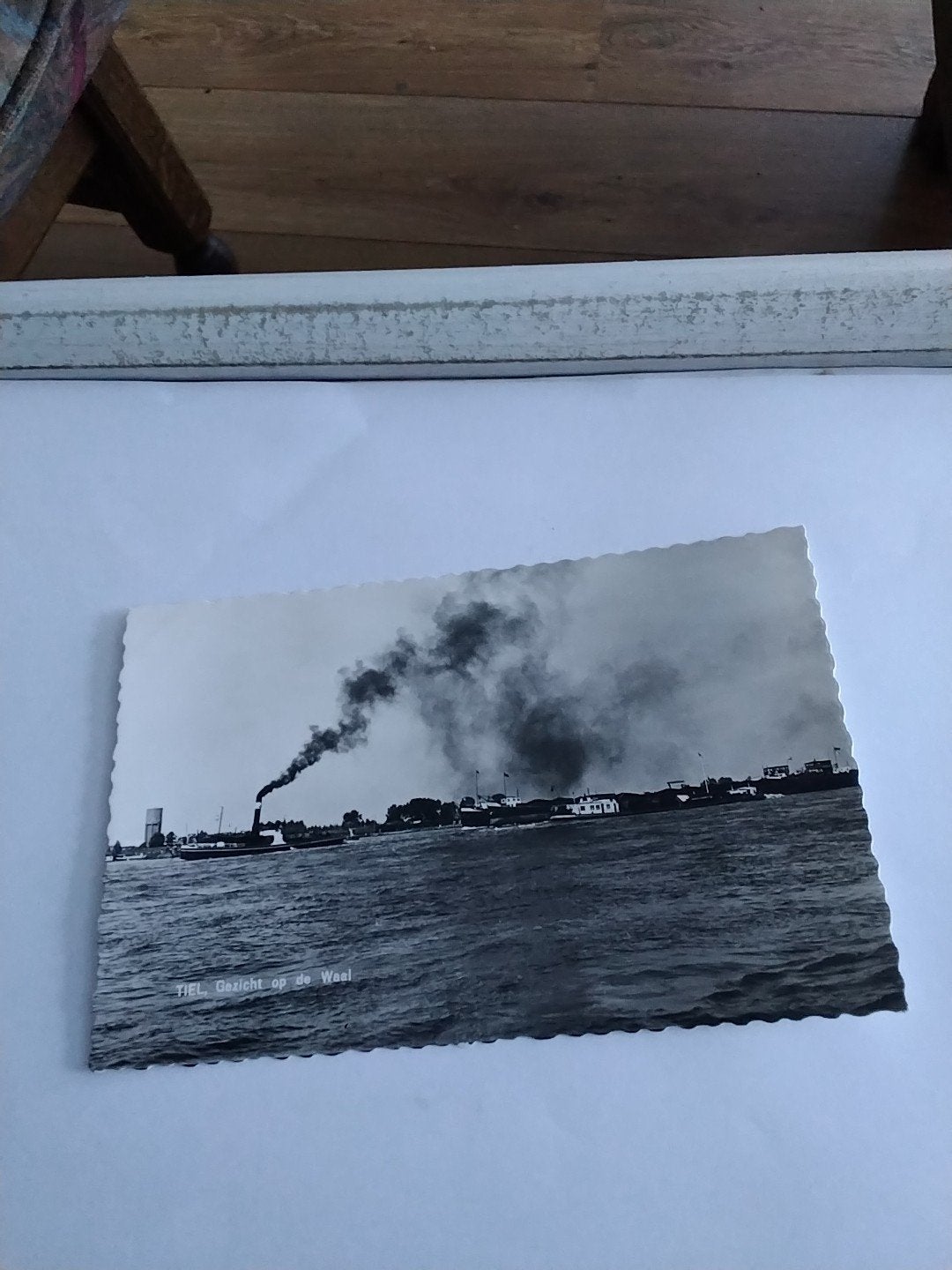 Oude ansichtkaart Tiel, Gezicht op de Waal met stoomboot, Ophalen of Verzenden, 1920 tot 1940, Gelopen, Gelderland