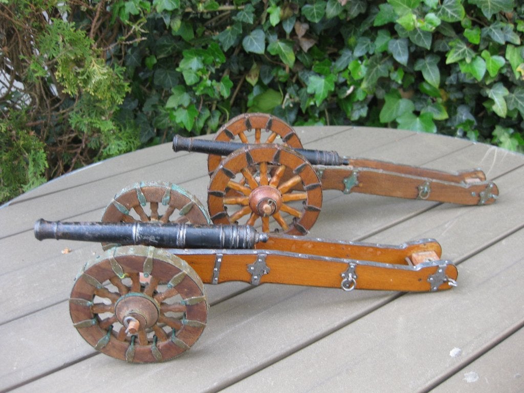 Twee prachtig gedetailleerde kanonnen., Verzamelen, Verzenden, Landmacht, Nederland, Miniatuur of Beeldje