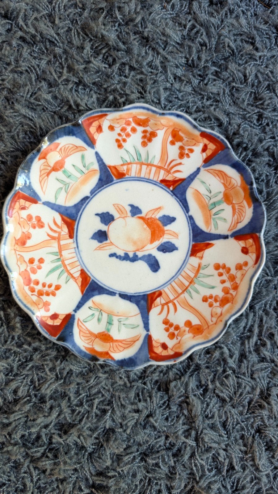 Antiek Japans Imari porseleinen schotel, handgeschilderd., Antiek en Kunst, Ophalen
