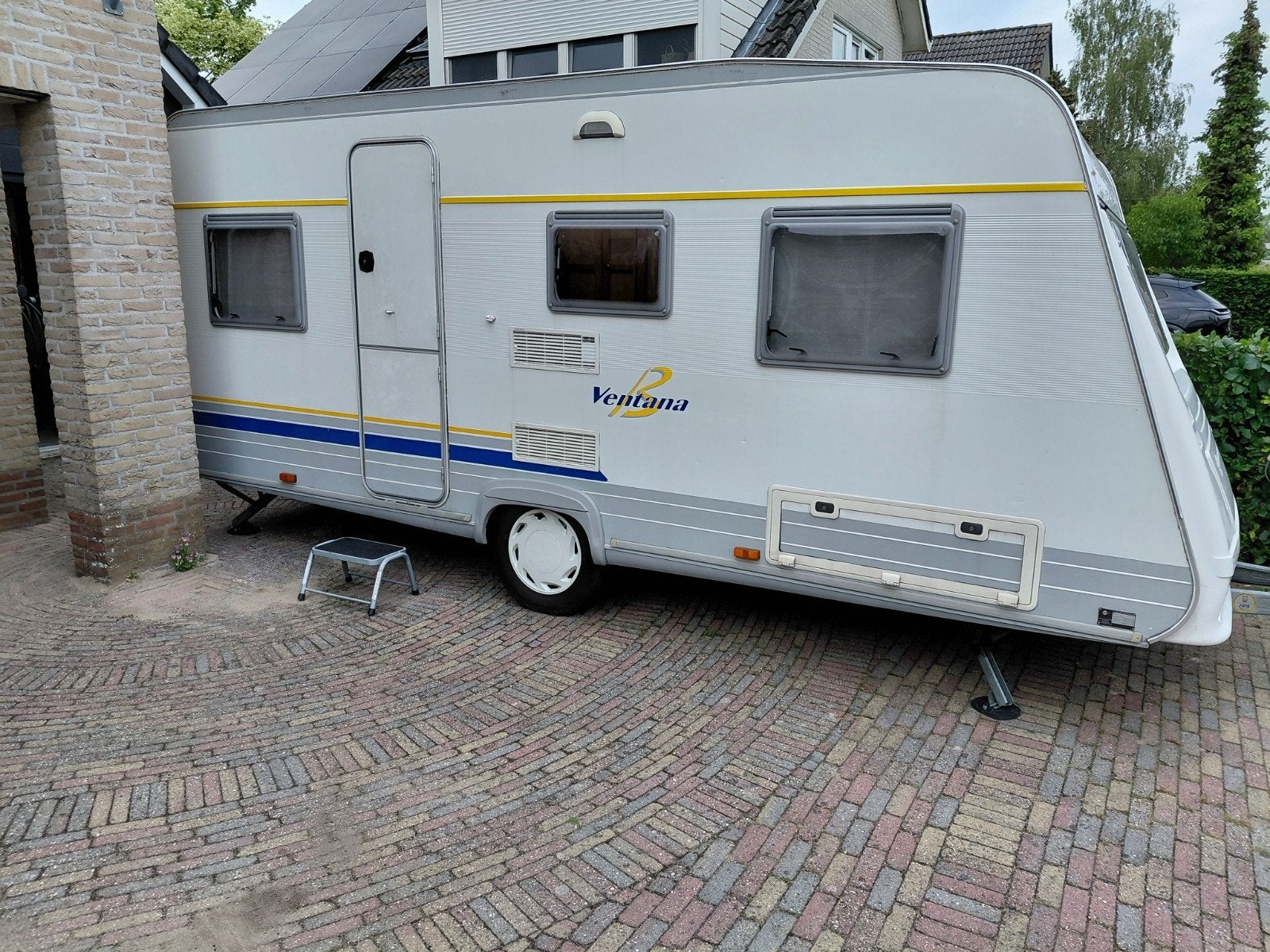 Bürstner Ventana 465 ts vastbed, fietsendrager, Caravans en Kamperen, Vast bed, 750 - 1000 kg, Particulier, Bürstner