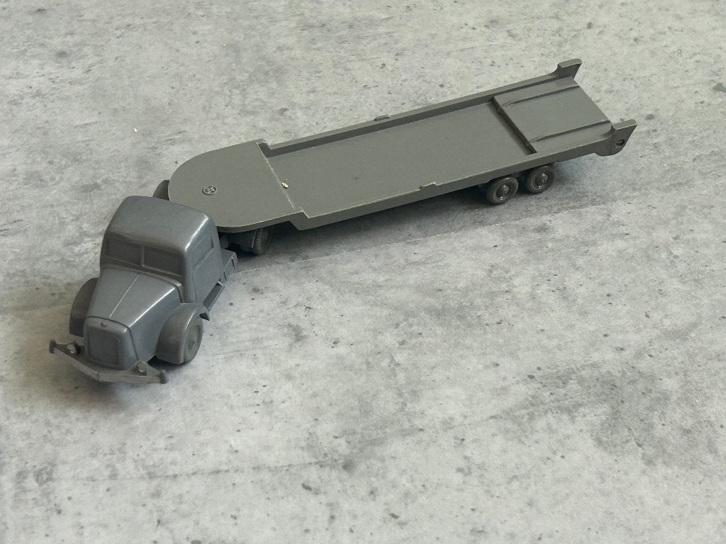 Wiking 1:87 Henschel met autotransport unverglast, Hobby en Vrije tijd, Modelauto's | 1:87, Ophalen of Verzenden, Zo goed als nieuw