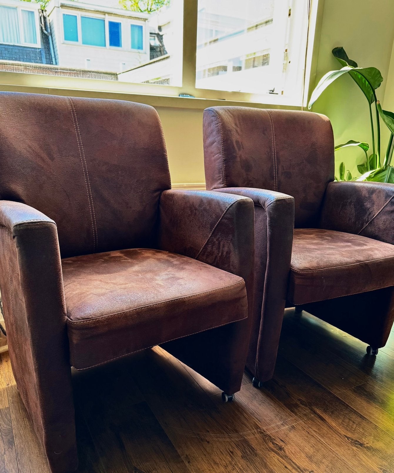 Leerstoelen op wielen Leather chairs on wheels, Ophalen, Twee, Bruin, Leer